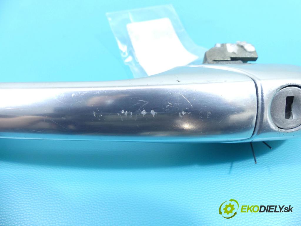 Alfa romeo 147 1.6 16V 105 HP manual 77 kW 1598 cm3 3- rukoväť predné ľavé mimo:  (Vonkajšie predné ľavé)