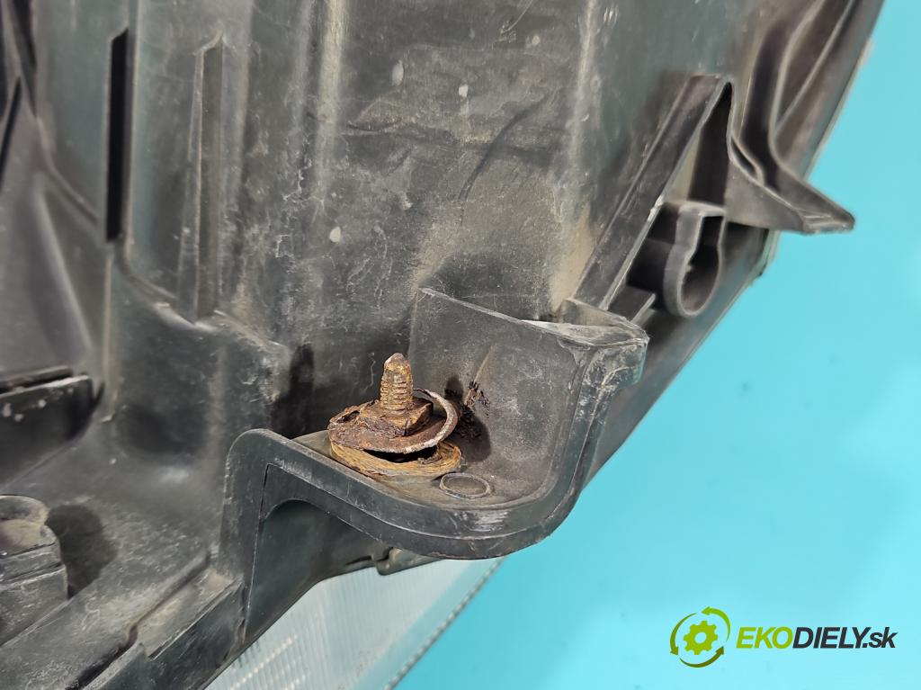 Citroen C3 I 2002-2009 1.4 73 HP manual 54 kW 1360 cm3 5- Reflektor: pravý 9647214180 (Pravé)