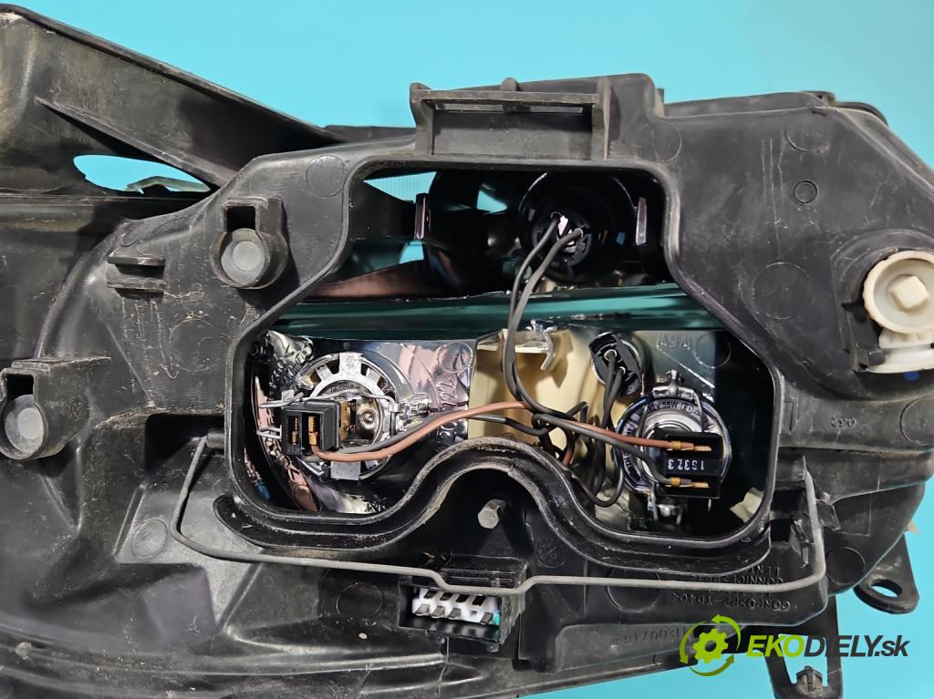 Citroen C3 I 2002-2009 1.4 73 HP manual 54 kW 1360 cm3 5- Reflektor: pravý 9647214180 (Pravé)