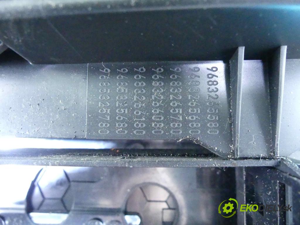 Citroen C4 Grand picasso I 2006-2013 1.6 hdi 109 HP manual 80 kW 1560 cm3 5- Mřížka: kúrenia stredová 9683265580 (Mriežky kúrenia (fukáre))