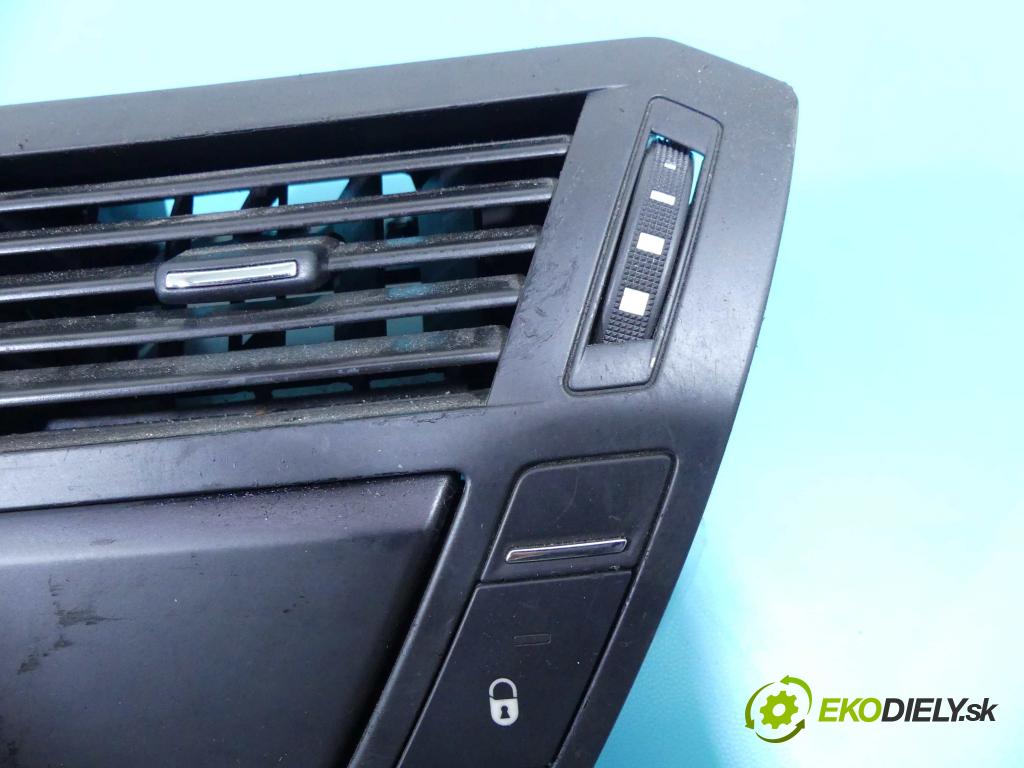 Citroen C4 Grand picasso I 2006-2013 1.6 hdi 109 HP manual 80 kW 1560 cm3 5- Mřížka: kúrenia stredová 9683265580 (Mriežky kúrenia (fukáre))