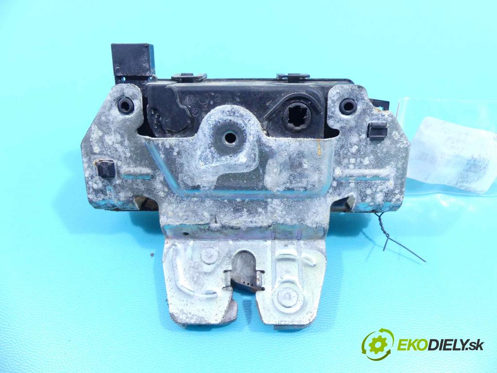 Opel Astra III 2004-2014 1.8 16V 125 hp manual 92 kW 1796 cm3 5- zámek kufrových dveří zadní 495058724