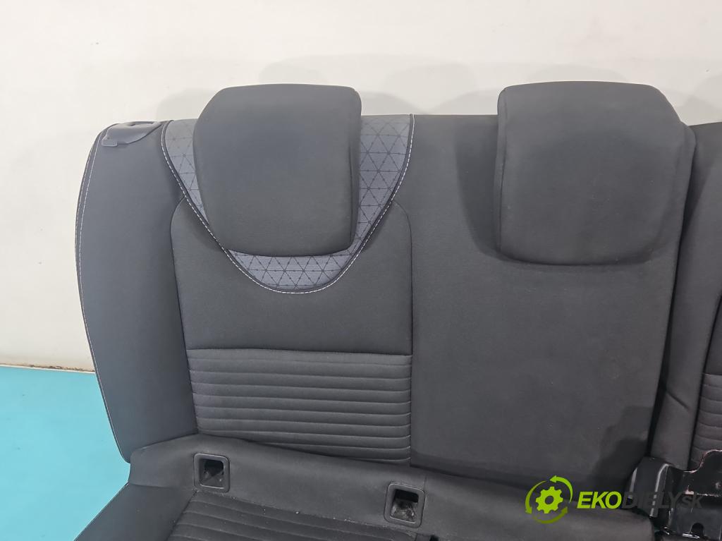 Renault Clio IV 2012-2020 1.5 dci 90 hp manual 66 kW 1461 cm3 5- Pohovka: zadní  (Sedadlo)