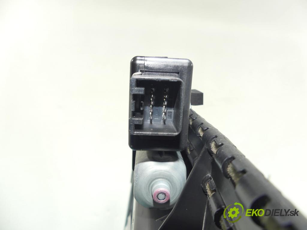 Mazda CX-9 2006-2015 3.7 V6 277KM automatic 204 kW 3726 cm3 5- Střešní okno: 7704632D (Okna karoserie)