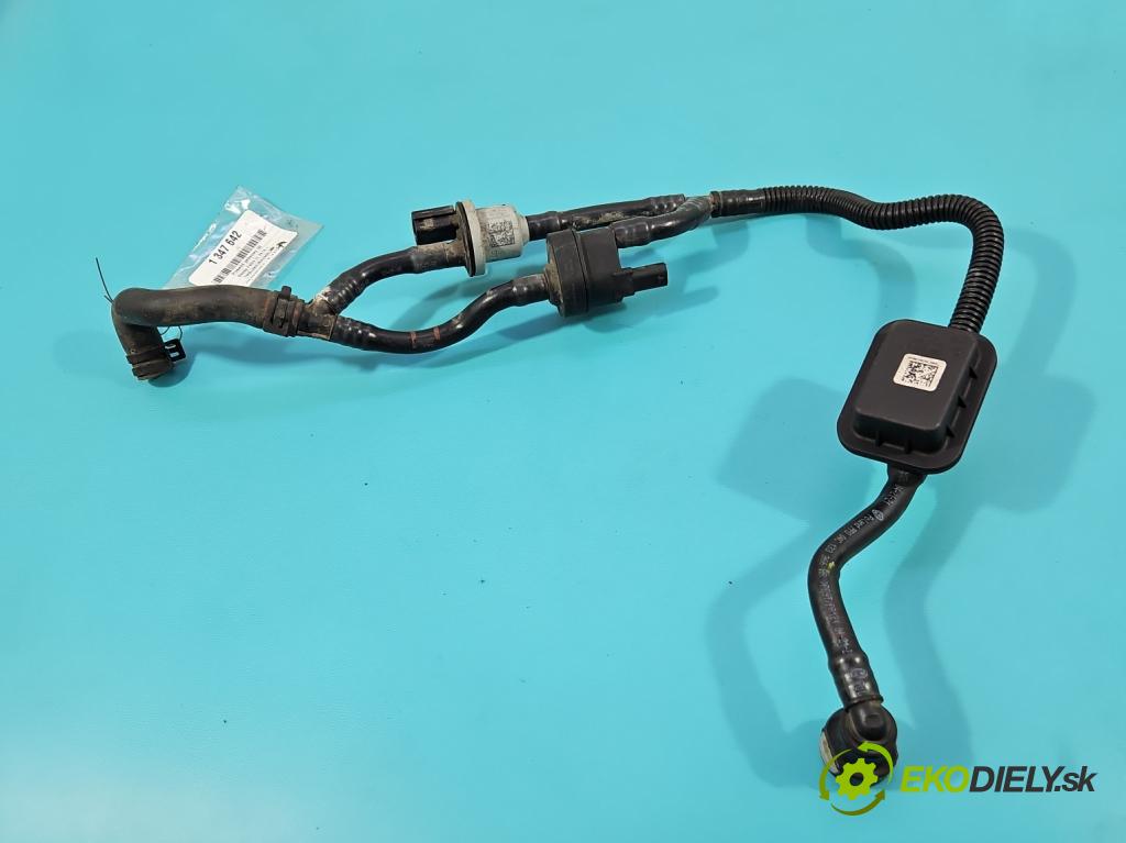 Skoda Fabia III 2014- 2021 1.0 MPI 60 hp manual 44 kW 999 cm3 5- trubka palivový 04E133277A