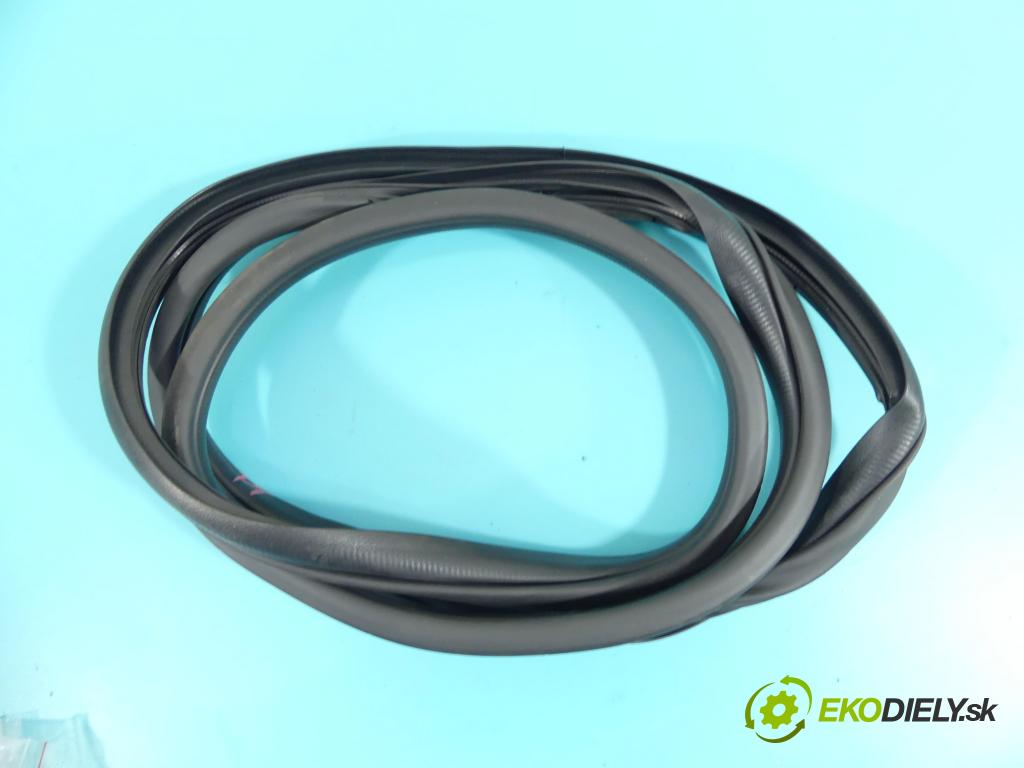 Hyundai I30 III 2016- 1.5 DPI 16V 110 hp manual 80,9 kW 1498 cm3 5- Těsnění: dveře zadní pravé  (Ostatní)