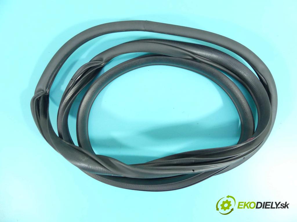 Hyundai I30 III 2016- 1.5 DPI 16V 110 hp manual 80,9 kW 1498 cm3 5- Těsnění: dveře zadní pravé  (Ostatní)