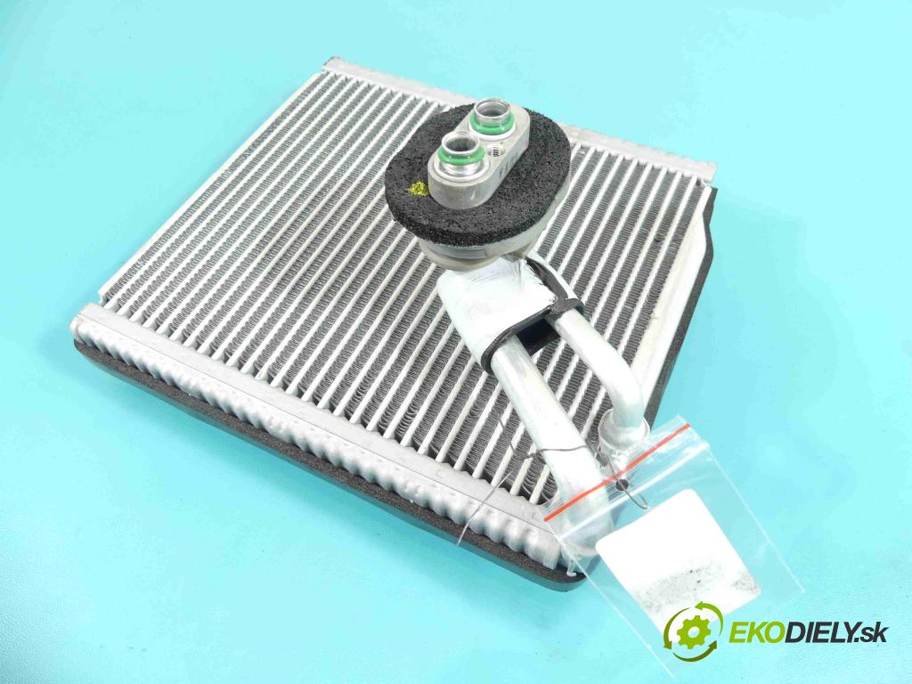 Hyundai I30 III 2016- 1.5 DPI 16V 110 hp manual 80,9 kW 1498 cm3 5- radiátor  (Radiátory topení)