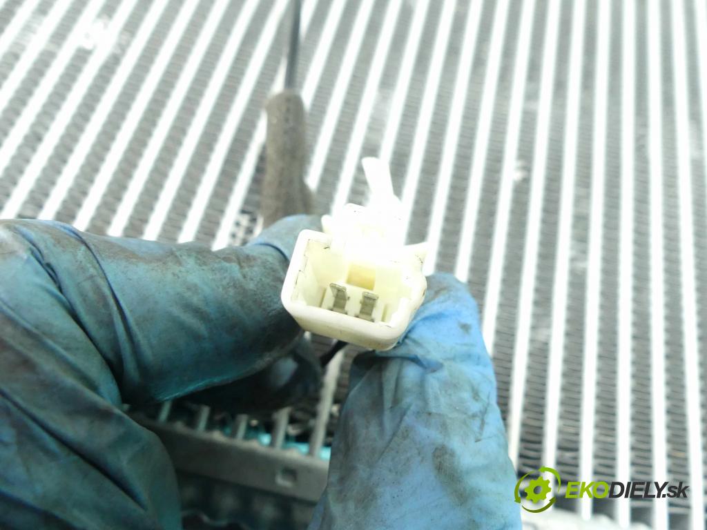 Hyundai I30 III 2016- 1.5 DPI 16V 110 hp manual 80,9 kW 1498 cm3 5- radiátor  (Radiátory topení)