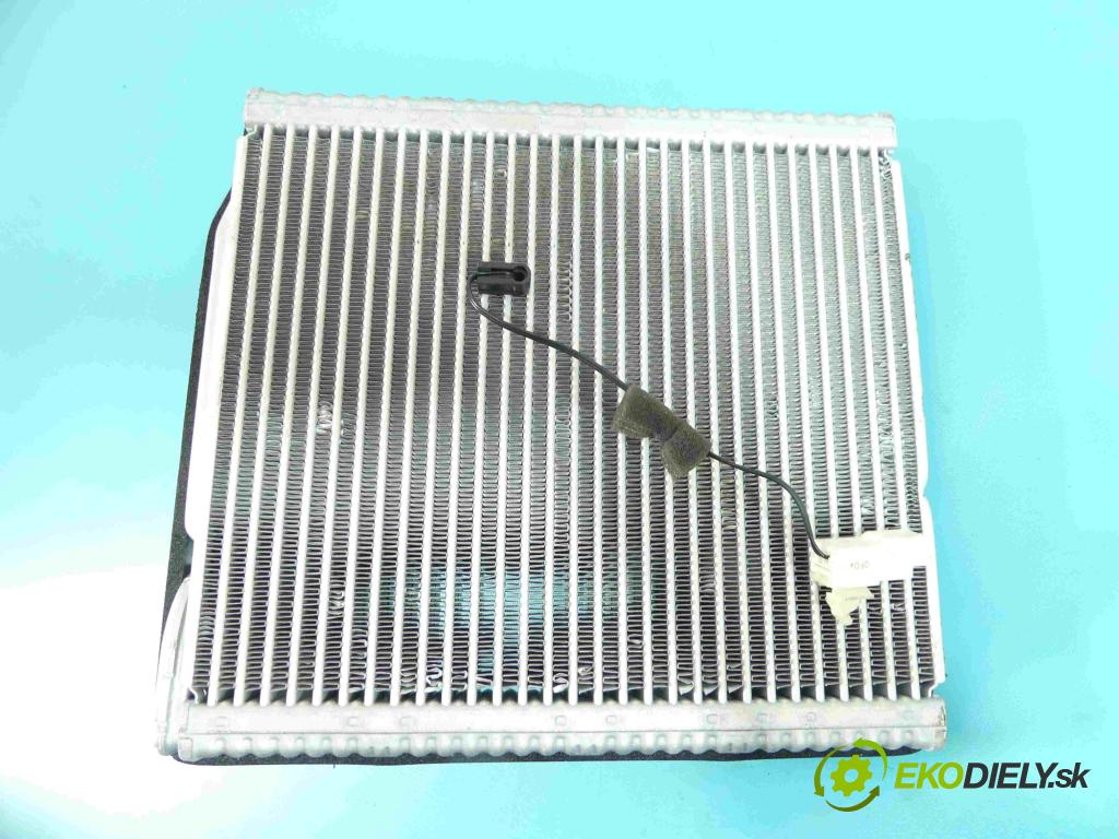 Hyundai I30 III 2016- 1.5 DPI 16V 110 hp manual 80,9 kW 1498 cm3 5- radiátor  (Radiátory topení)