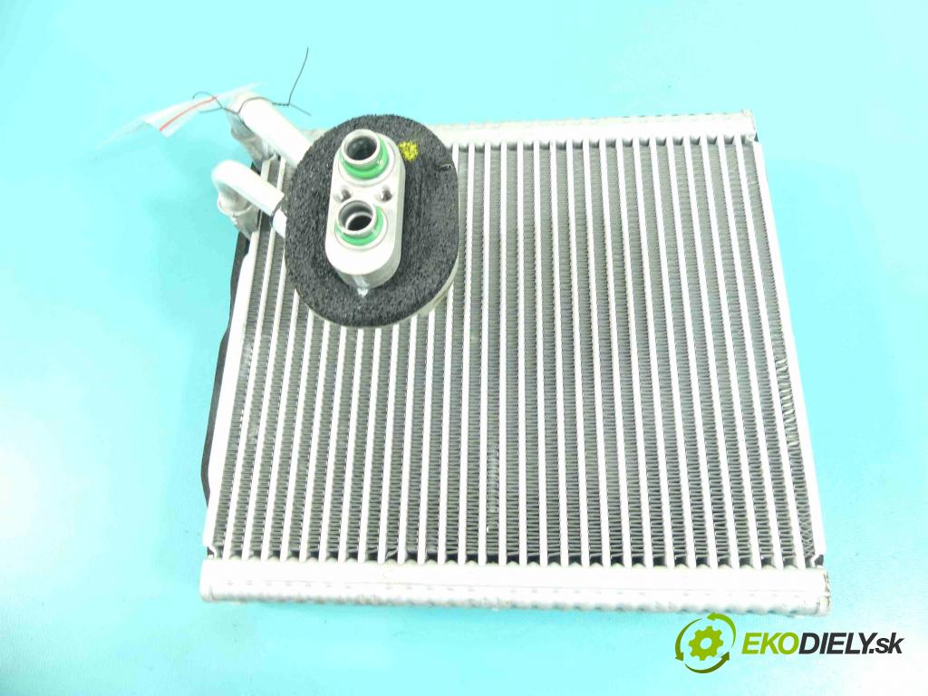 Hyundai I30 III 2016- 1.5 DPI 16V 110 hp manual 80,9 kW 1498 cm3 5- radiátor  (Radiátory topení)