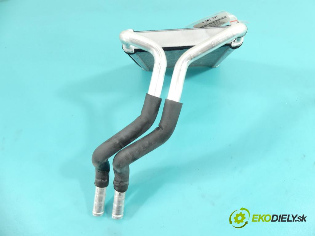 Hyundai I30 III 2016- 1.5 DPI 16V 110 hp manual 80,9 kW 1498 cm3 5- radiátor  (Radiátory topení)