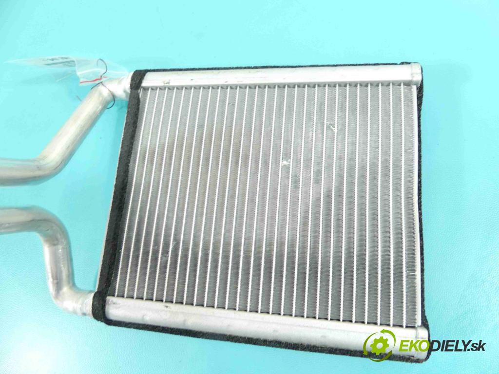 Hyundai I30 III 2016- 1.5 DPI 16V 110 hp manual 80,9 kW 1498 cm3 5- radiátor  (Radiátory topení)