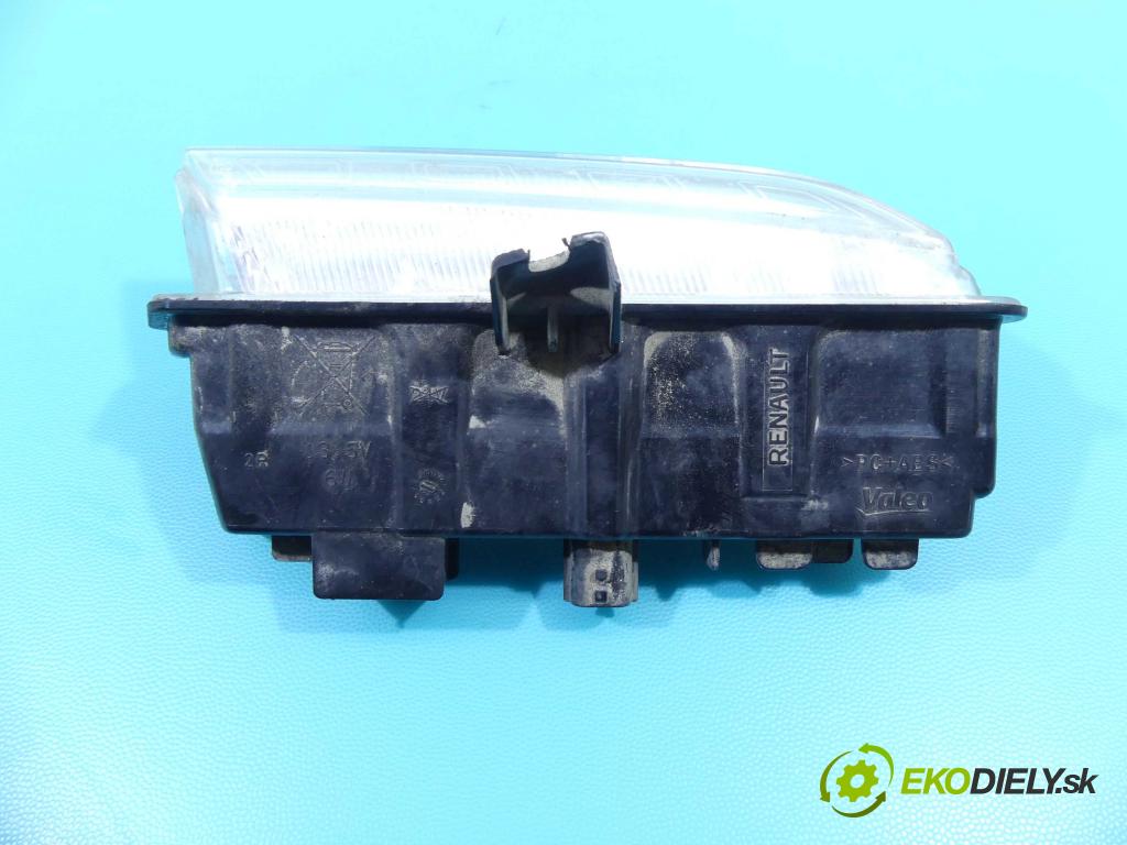 Renault Clio IV 2012-2019 1.5 dci 90 HP manual 66 kW 1461 cm3 5- Svetlo: prevádzky 89208541