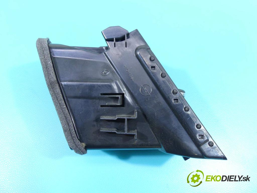 Opel Crossland 2017-2024 1.2 12V 83 HP manual 61 kW 1199 cm3 5- Mřížka: kúrenia stredová 13461694 (Mriežky kúrenia (fukáre))