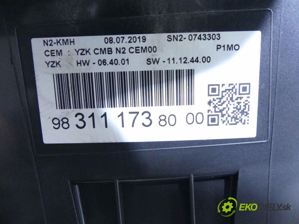 Opel Crossland 2017-2024 1.2 12V 83 HP manual 61 kW 1199 cm3 5- prístrojovka/ budíky 9831117380 (Prístrojové dosky, displeje)