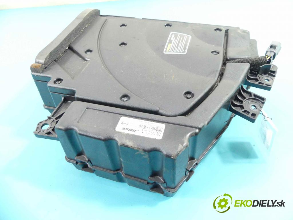 Mazda CX-9 2006-2015 3.7 V6 277KM: automatic 204 kW 3726 cm3 5- Subwoofer: TD1466960 (Audio zariadenia)