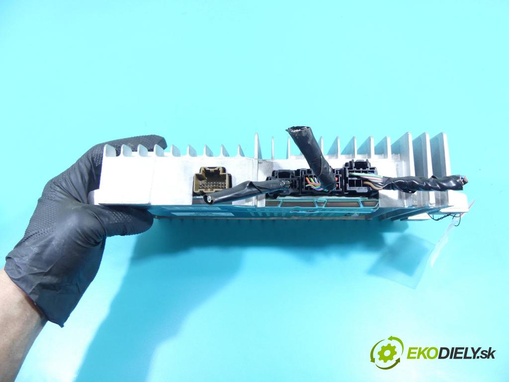 Mazda CX-9 2006-2015 3.7 V6 277KM: automatic 204 kW 3726 cm3 5- Zesilovač: TD1366920 (Zosilňovače)