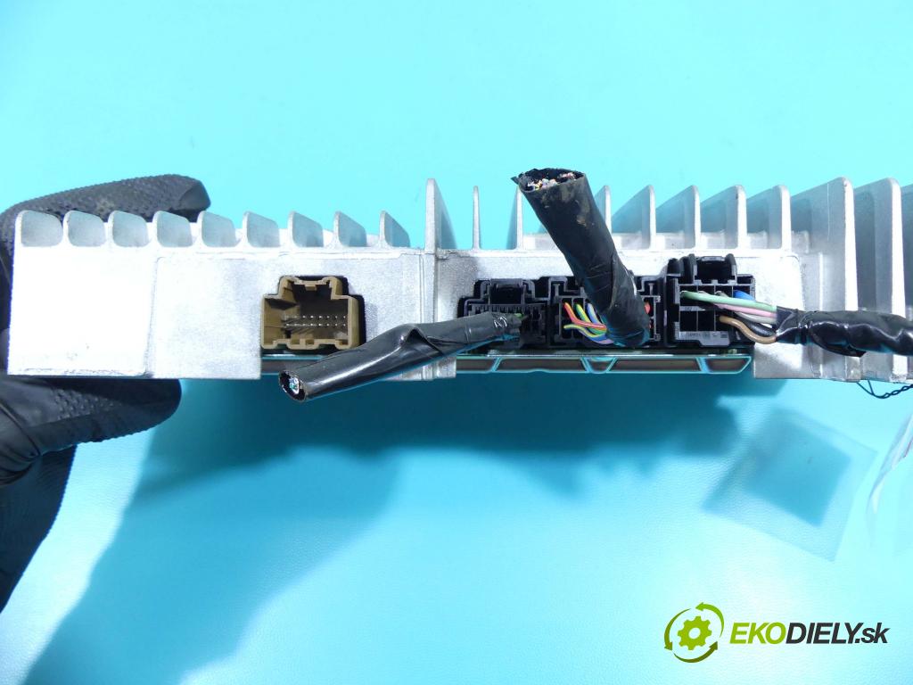 Mazda CX-9 2006-2015 3.7 V6 277KM: automatic 204 kW 3726 cm3 5- Zesilovač: TD1366920 (Zosilňovače)