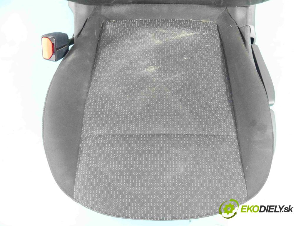 Opel Crossland 2017-2024 1.2 12V 83 HP manual 61 kW 1199 cm3 5- Sedačka ľavý  (Sedačky, sedadlá)