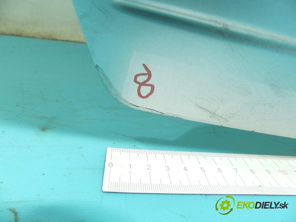 Audi A4 B5 1994-2001 1.6 101 hp manual 74 kW 1595 cm3 4- zadní kufrové dveře  (Zadní kapoty)