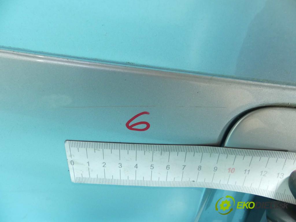 Audi A4 B5 1994-2001 1.6 101 hp manual 74 kW 1595 cm3 4- zadní kufrové dveře  (Zadní kapoty)