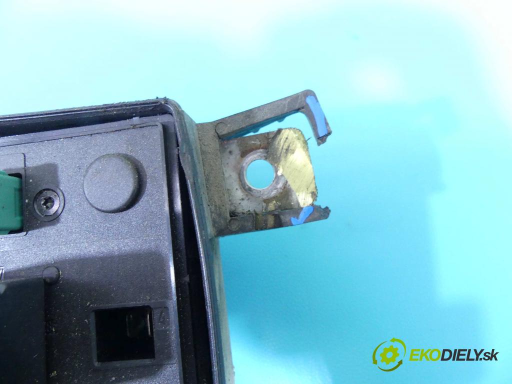 Opel Zafira B 2005-2014 1.9 cdti 120 hp manual 88 kW 1910 cm3 5- skříňka pojistková 13250232 (Pojistkové skříňky)