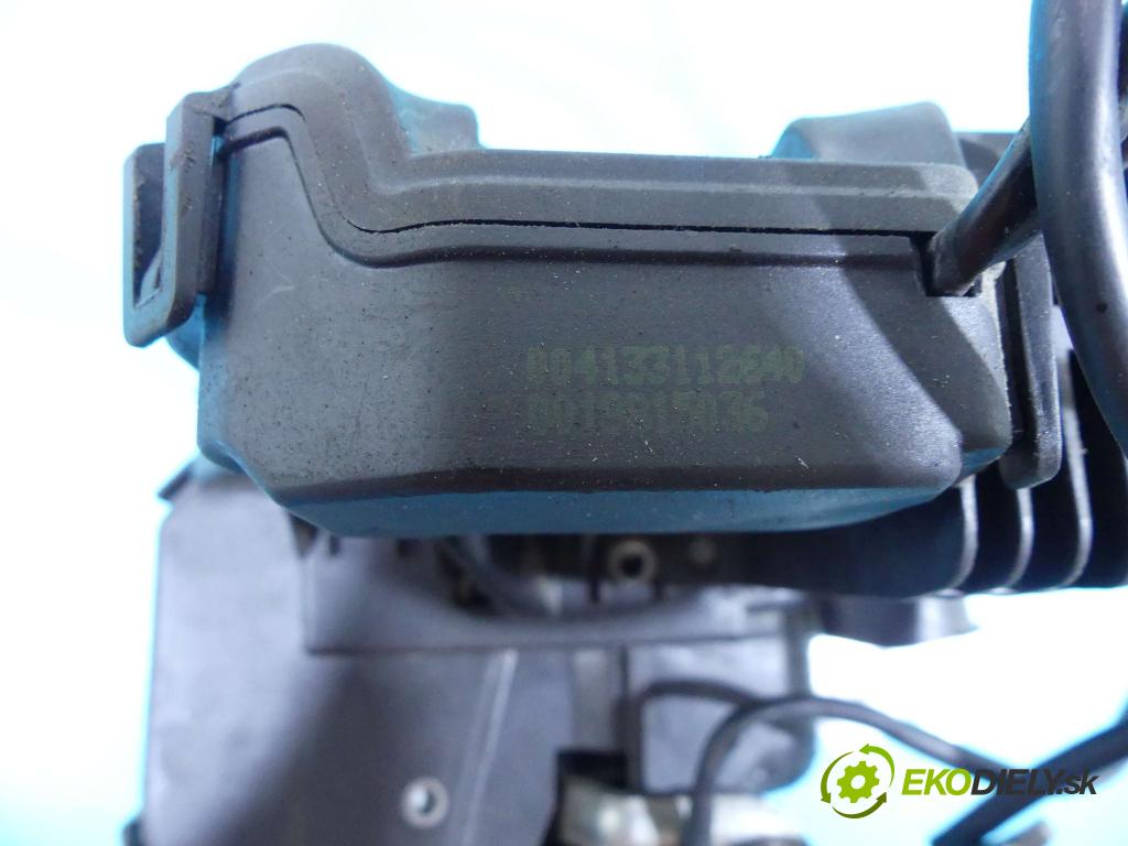 Mercedes C W203 2000-2007 1.8 kompressor 143 hp manual 105 kW 1796 cm3 4- zámek přední levý 2037200135