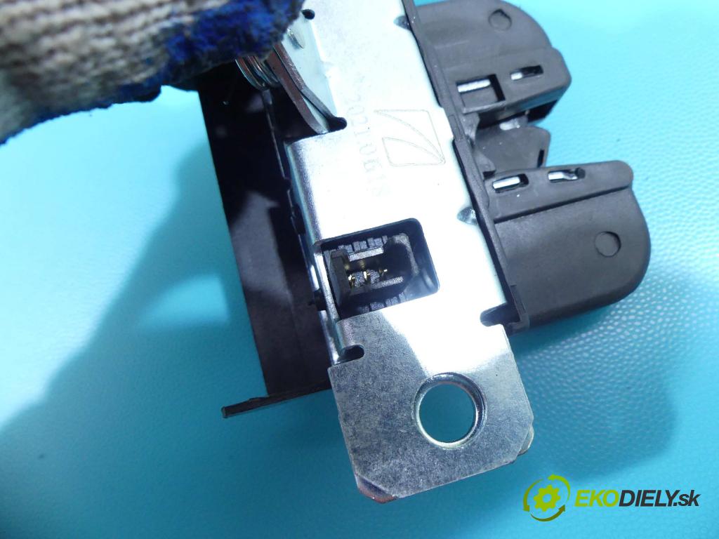 Vw Polo IV 9N 2001-2009 1.4 tdi 75 hp manual 55 kW 1422 cm3 5- zámek kufrových dveří zadní