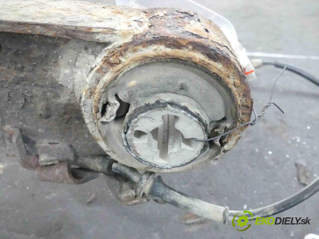 Peugeot Expert II 2006-2016 1.6 hdi 90 hp manual 66 kW 1560 cm3 5- zadní výztuha  (Výztuhy zadní)