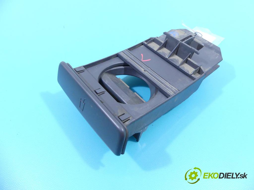 Peugeot Expert II 2006-2016 1.6 hdi 90 HP manual 66 kW 1560 cm3 5- Rukojeť: na nápoje:  (Úchyty, držiaky na nápoje)