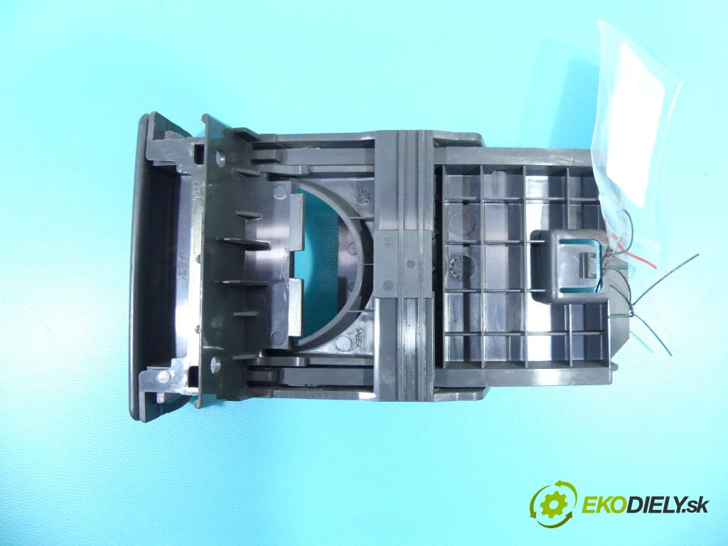 Peugeot Expert II 2006-2016 1.6 hdi 90 HP manual 66 kW 1560 cm3 5- Rukojeť: na nápoje:  (Úchyty, držiaky na nápoje)