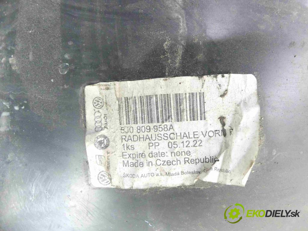 Skoda Roomster 1.4 16V 86 hp manual 63 kW 1390 cm3 5- blatník: přední pravé 5J0809962A