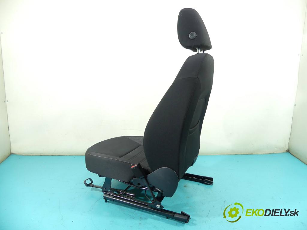 Skoda Octavia III 2013- 1.5 TSI 150 HP manual 110 kW 1498 cm3 5- Sedačka pravý  (Sedačky, sedadlá)