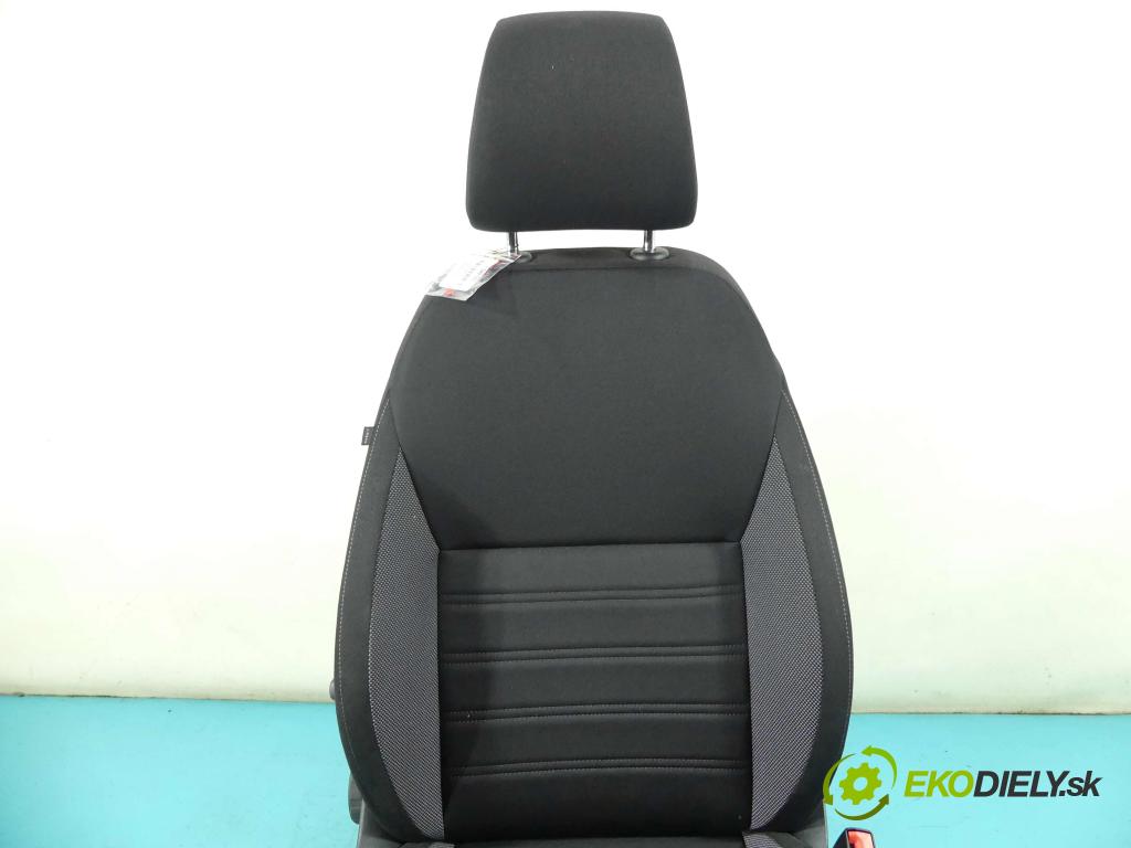 Skoda Octavia III 2013- 1.5 TSI 150 HP manual 110 kW 1498 cm3 5- Sedačka pravý  (Sedačky, sedadlá)