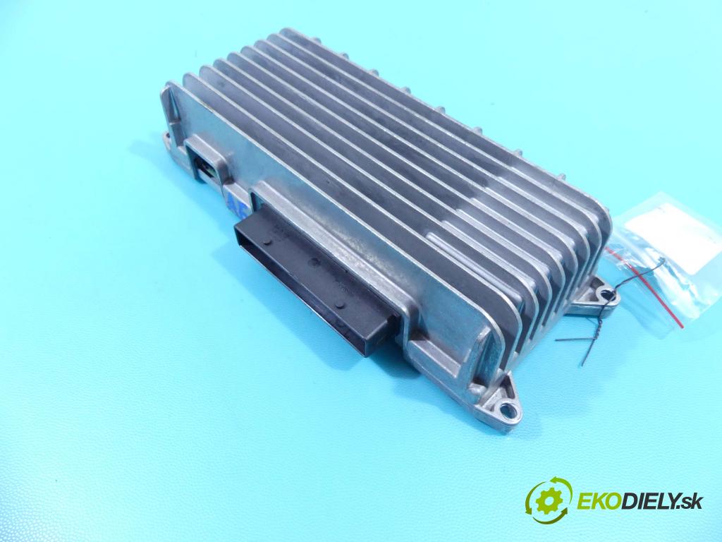 Audi A4 B8 2007-2015 2.0 tdi 143 HP manual 105 kW 1968 cm3 5- Zesilovač: 8T0035223AE (Zosilňovače)