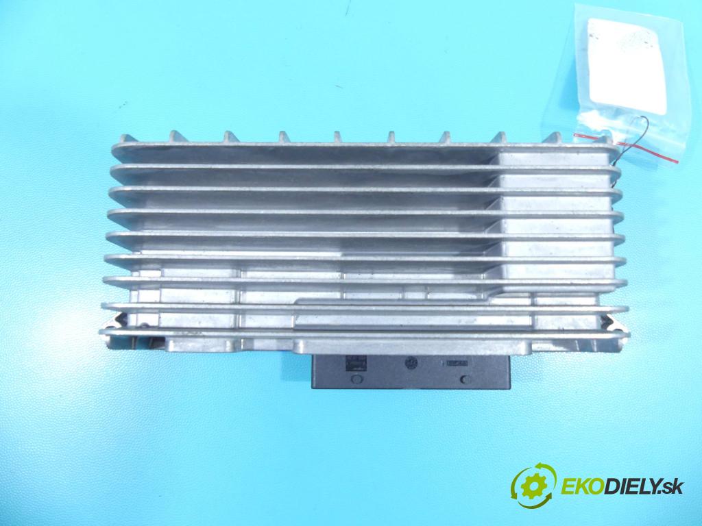 Audi A4 B8 2007-2015 2.0 tdi 143 HP manual 105 kW 1968 cm3 5- Zesilovač: 8T0035223AE (Zosilňovače)