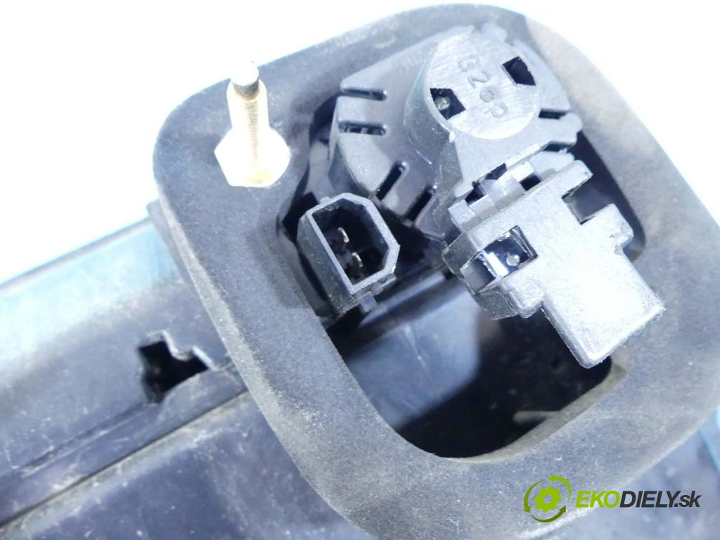 Audi A6 C5 1997-2004 2.5 tdi 150 HP manual 110 kW 2496 cm3 5- zaslepka: zadné 4B9945695