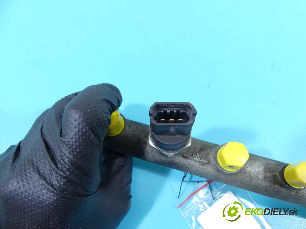 Mitsubishi Space star 1.9 dci 102 HP manual 75 kW 1870 cm3 5- lišta vstrekovacia 0445214024 (Vstrekovacie lišty)