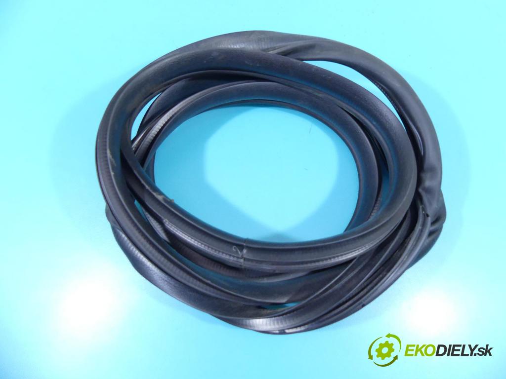 Hyundai I30 III 2016- 1.5 DPI 16V 110 hp manual 80,9 kW 1498 cm3 5- Těsnění: dveře zadní levé  (Ostatní)