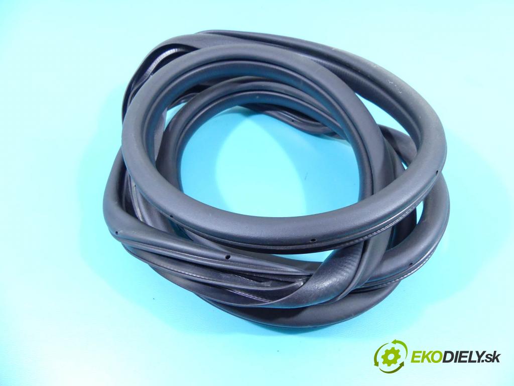 Hyundai I30 III 2016- 1.5 DPI 16V 110 hp manual 80,9 kW 1498 cm3 5- Těsnění: dveře zadní levé  (Ostatní)