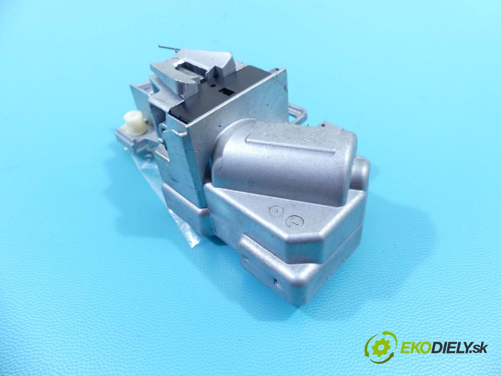 Volvo V40 II 2012-2019 2.0 D2 120 HP manual 88 kW 1969 cm3 5- Blokáda: řízení: P31340956 (Ostatné)