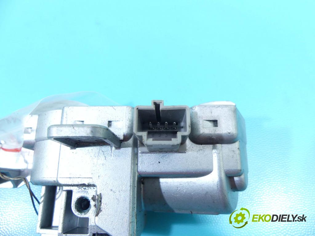 Volvo V40 II 2012-2019 2.0 D2 120 HP manual 88 kW 1969 cm3 5- Blokáda: řízení: P31340956 (Ostatné)