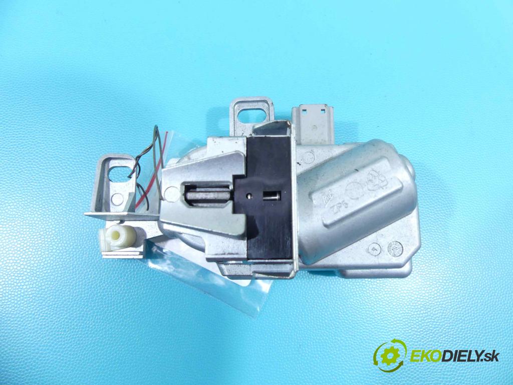 Volvo V40 II 2012-2019 2.0 D2 120 HP manual 88 kW 1969 cm3 5- Blokáda: řízení: P31340956 (Ostatné)