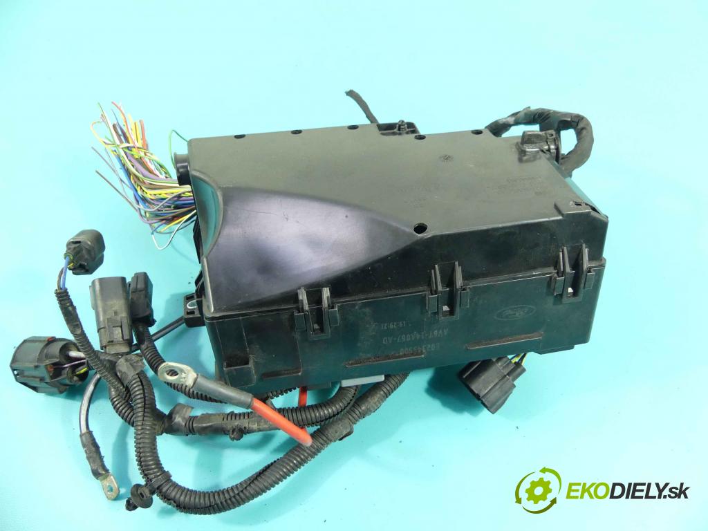 Volvo V40 II 2012-2019 2.0 D2 120 hp manual 88 kW 1969 cm3 5- skříňka pojistková AV6T-14A142-AA (Pojistkové skříňky)