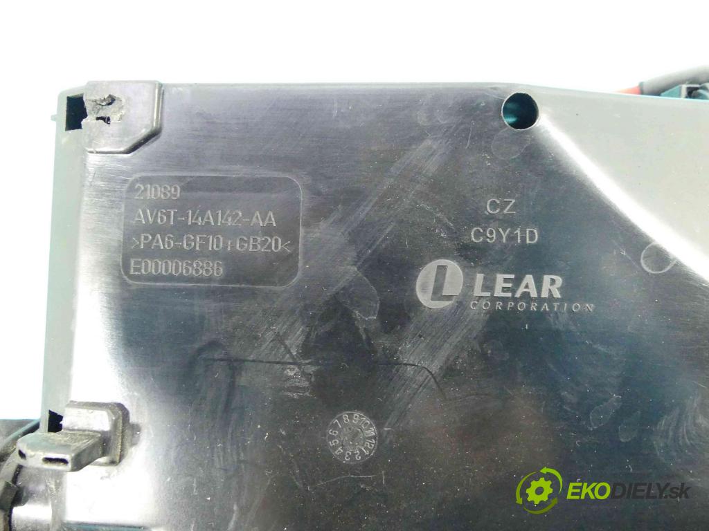 Volvo V40 II 2012-2019 2.0 D2 120 hp manual 88 kW 1969 cm3 5- skříňka pojistková AV6T-14A142-AA (Pojistkové skříňky)