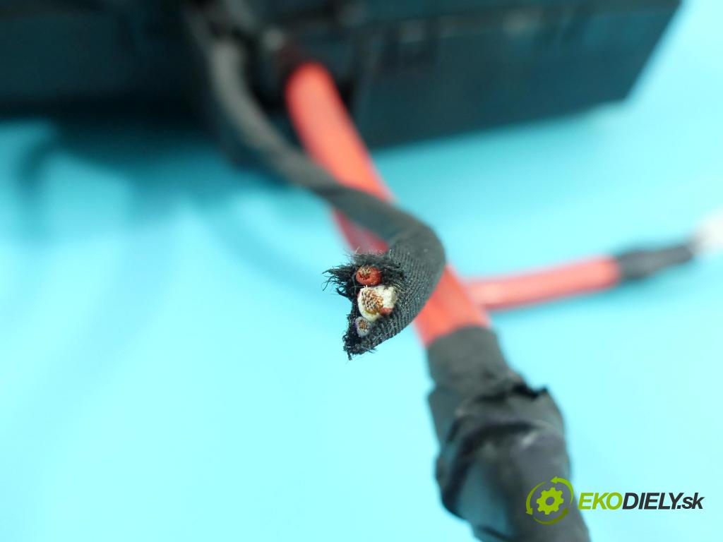 Volvo V40 II 2012-2019 2.0 D2 120 hp manual 88 kW 1969 cm3 5- skříňka pojistková 31409757 (Pojistkové skříňky)