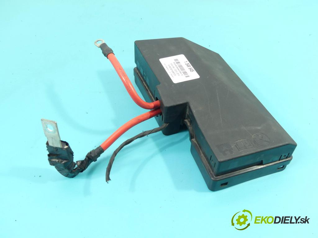 Volvo V40 II 2012-2019 2.0 D2 120 hp manual 88 kW 1969 cm3 5- skříňka pojistková 31409757 (Pojistkové skříňky)