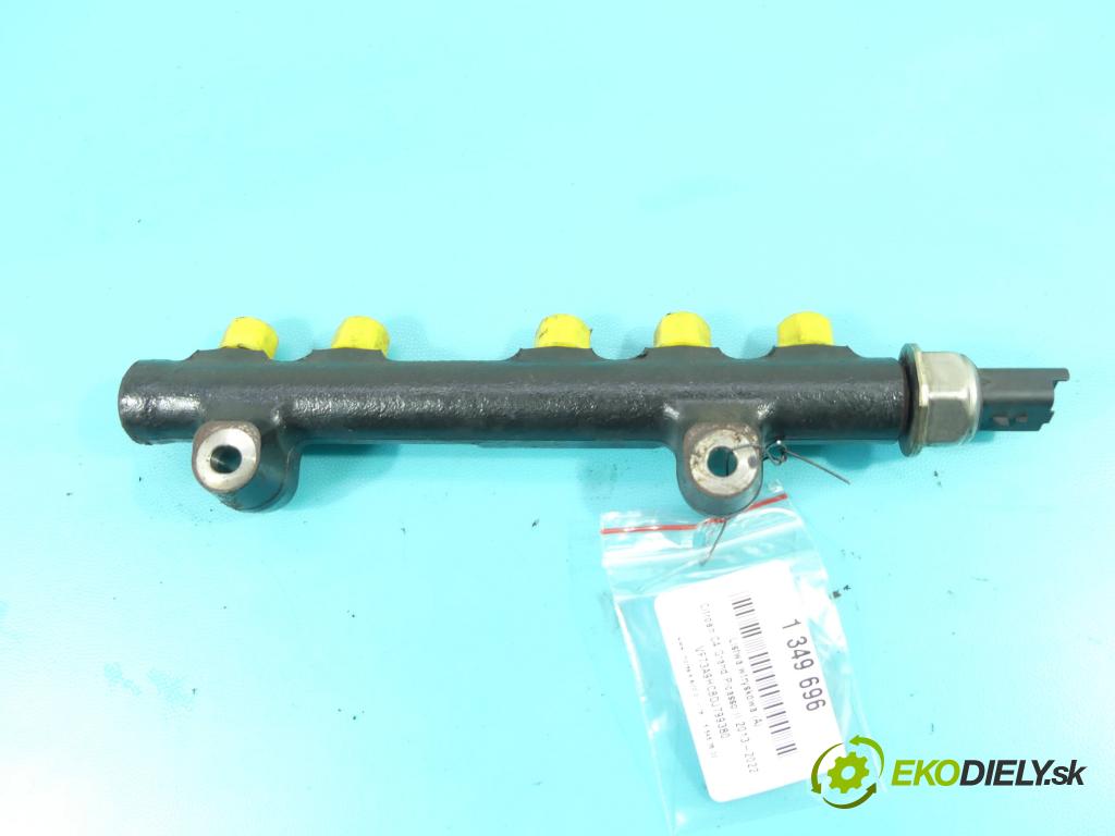 Citroen C4 Grand Picasso II 2013-2022 1.6 hdi 116 HP manual 85 kW 1560 cm3 5- lišta vstrekovacia 9685297580-02 (Vstrekovacie lišty)