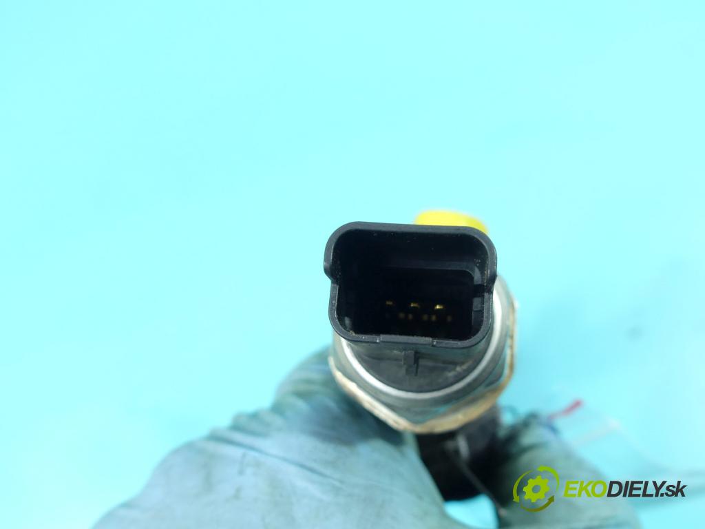 Citroen C4 Grand Picasso II 2013-2022 1.6 hdi 116 HP manual 85 kW 1560 cm3 5- lišta vstrekovacia 9685297580-02 (Vstrekovacie lišty)